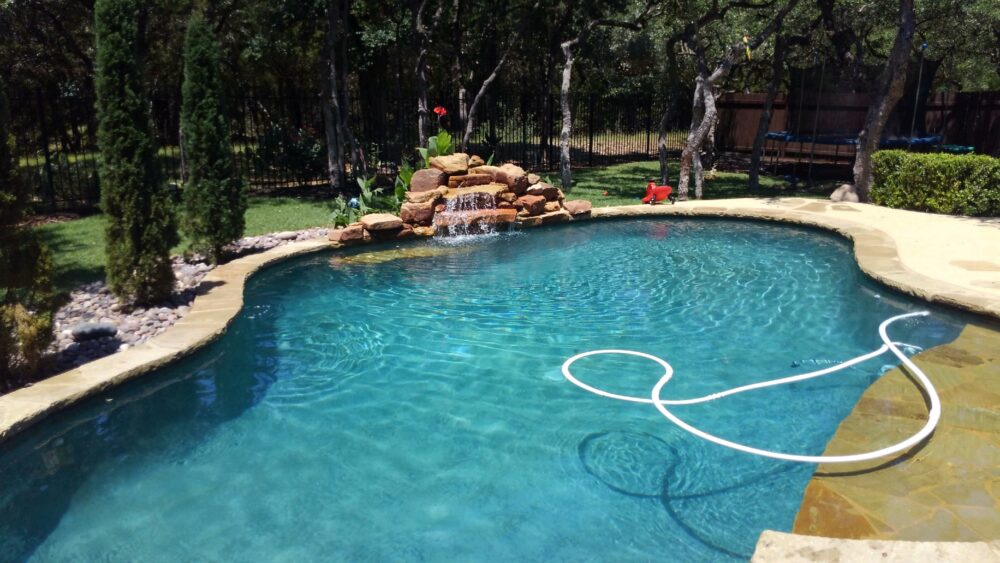 6 Tips for Swimming Pool Water Features