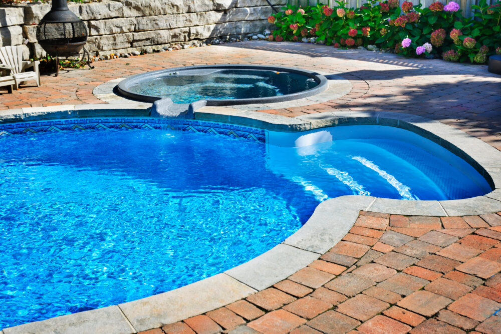 How to Incorporate a Spa into Your Custom Pool Design